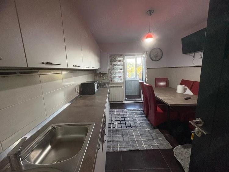 Apartament cu 3 camere decomandat în Central