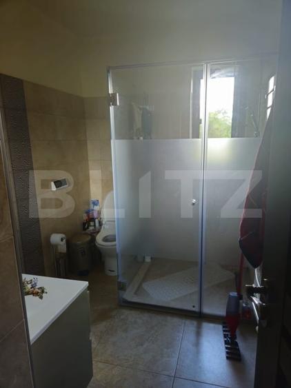 Casă individuală cu 6 camere cu Teren 1170 Mp în Exterior Sud