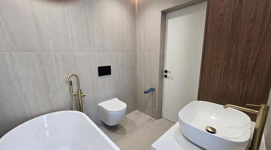 Apartament cu 3 camere decomandat în Turda