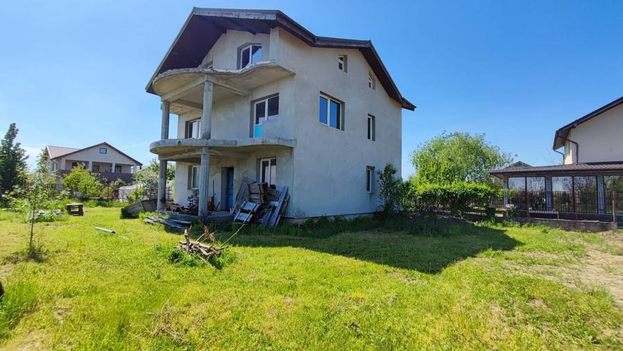 Casă individuală cu 5 camere cu Canalizare în Domnești