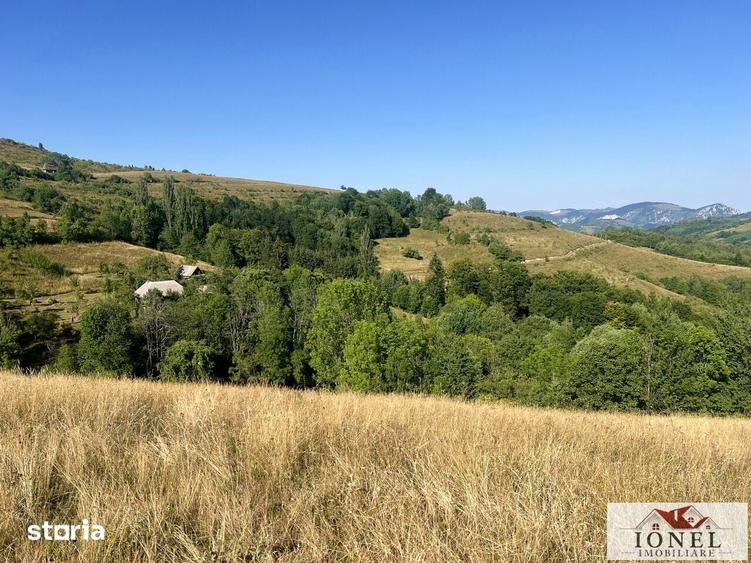 Casă cu 2 camere cu Teren 116445 Mp în Mogoș