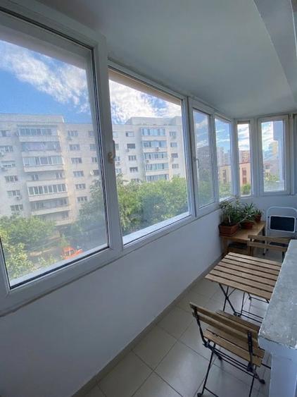 Apartament cu 4 camere semidecomandat, mobilat în Sebastian
