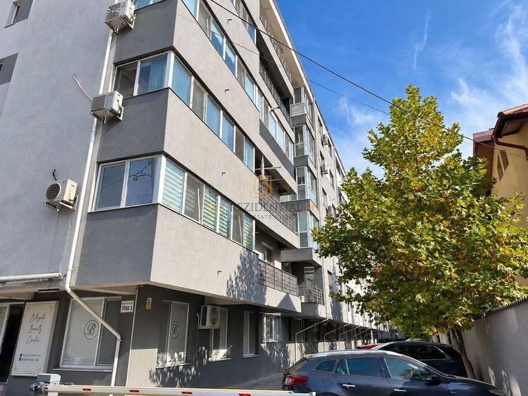 Apartament cu 2 camere decomandat, mobilat în Sud
