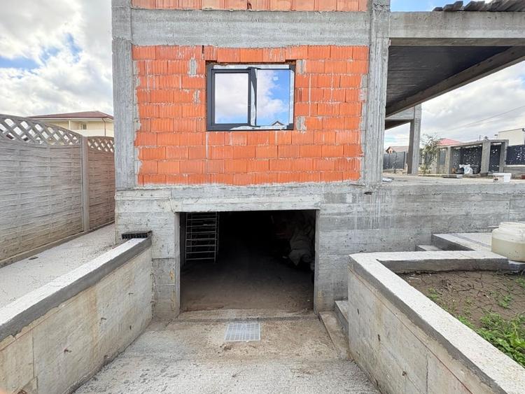 Casă individuală cu 6 camere cu Canalizare în Valu lui Traian