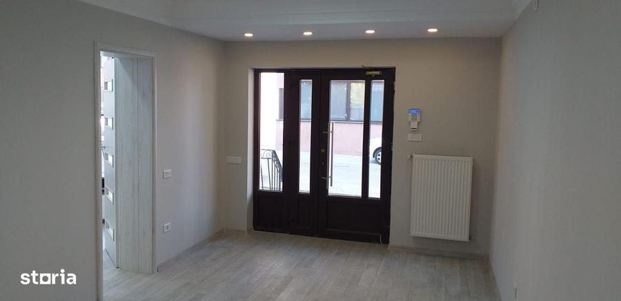 Spatiu comercial cu teren 180 MP - 1