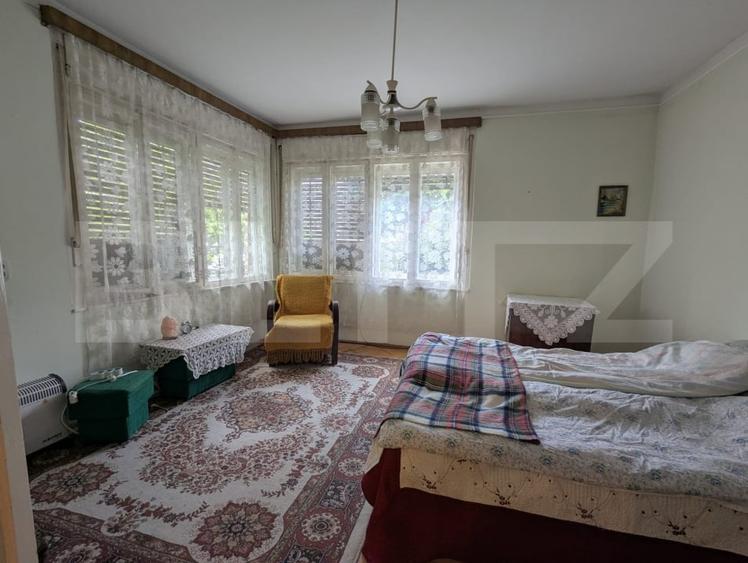 Casă individuală cu 6 camere cu Canalizare în Dâmbul Rotund