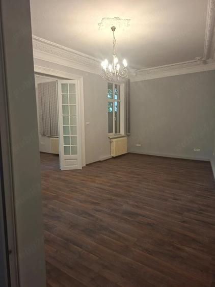 Piata Rosetti 2 camere parter in vila ideal birou parcare in curte curte - 4
