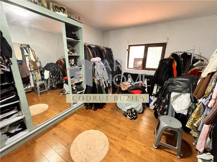 Casă individuală cu 6 camere cu Teren 248 Mp în Malu Roșu