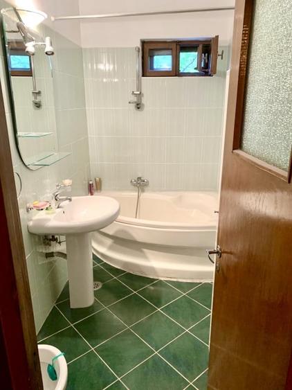 Apartament cu 4 camere decomandat în Kiseleff