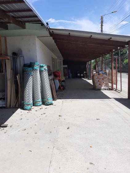 Casă cu 4 camere în Urleasca