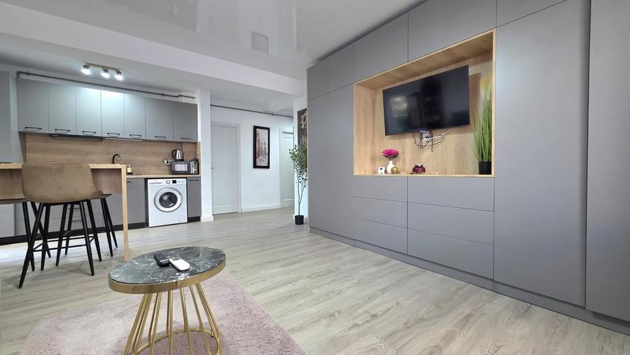 Apartament cu 2 camere semidecomandat, mobilat în Mamaia-Sat