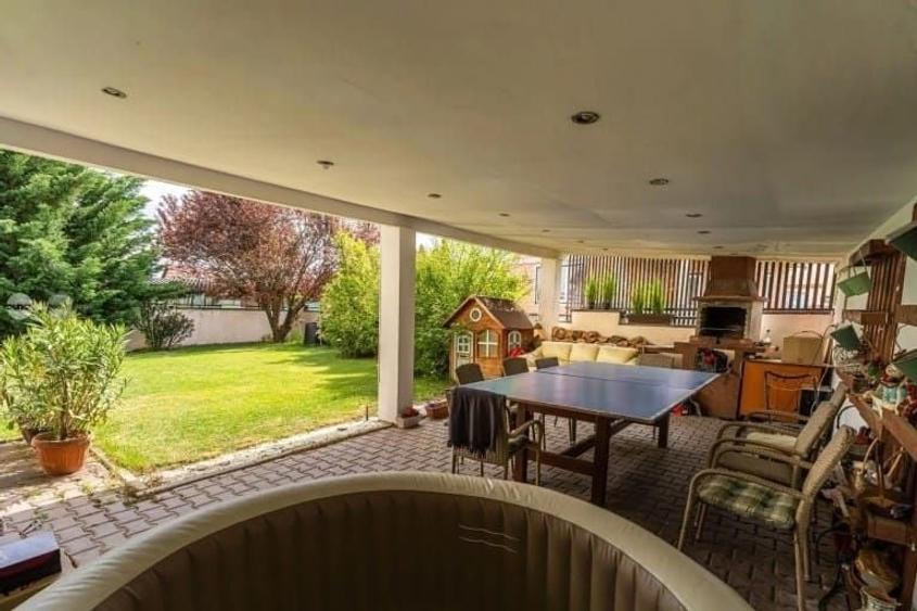 Casă cu 4 camere cu Teren 750 Mp în Sântana de Mureș