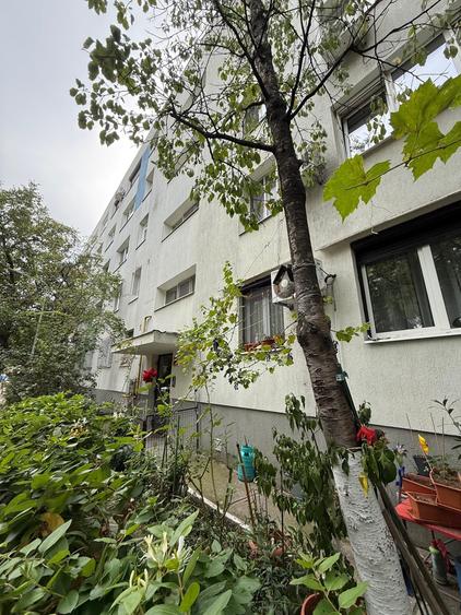 Apartament cu 3 camere decomandat în Apărătorii Patriei