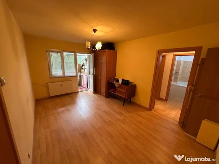 Apartament cu 2 camere semidecomandat în Nord