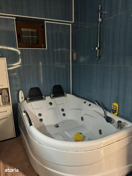 Apartament cu 3 camere decomandat în Calea București
