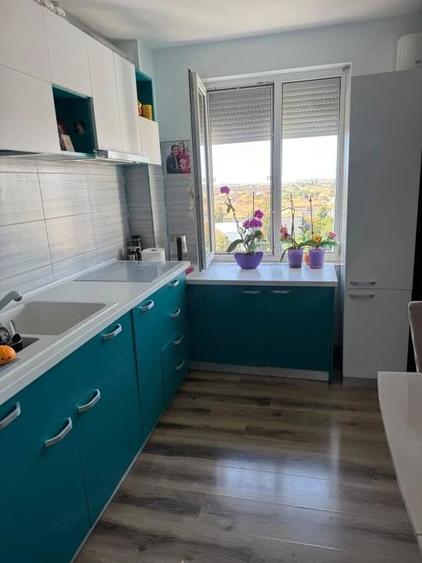 Apartament cu 3 camere decomandat în Iosia