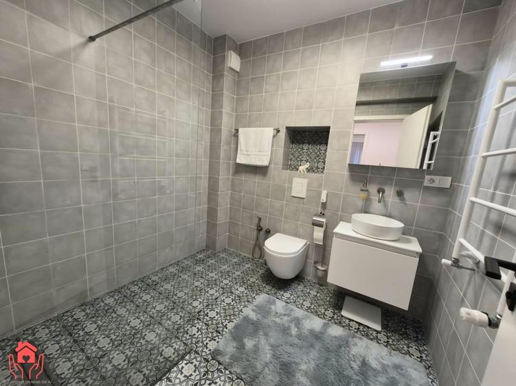 Apartament cu 3 camere decomandat, mobilat în Băneasa