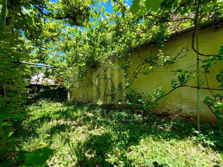 Casă individuală cu 5 camere cu Canalizare în Vest