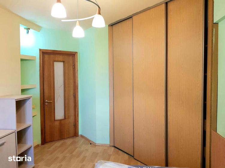 Apartament cu 4 camere decomandat în Stadion
