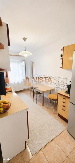 Apartament cu 3 camere în Florilor