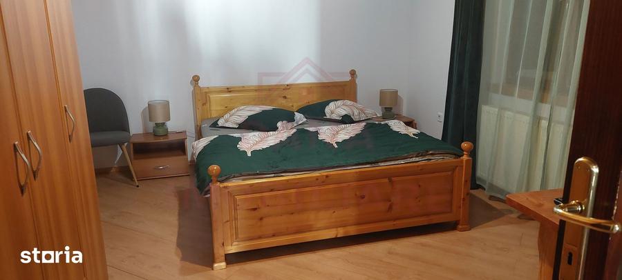 Casă cu 10 camere cu Teren 1000 Mp în Cerbăl