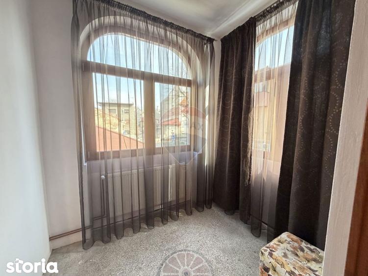 Casă cu 5 camere cu Teren 122 Mp în Iancului
