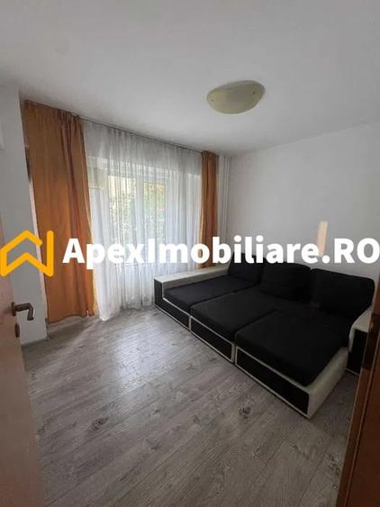 Apartament cu 3 camere decomandat, mobilat în Octavian Goga