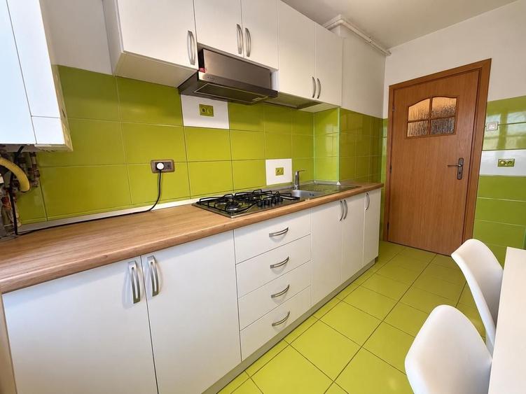 Apartament cu 3 camere decomandat, mobilat în Tomis Nord