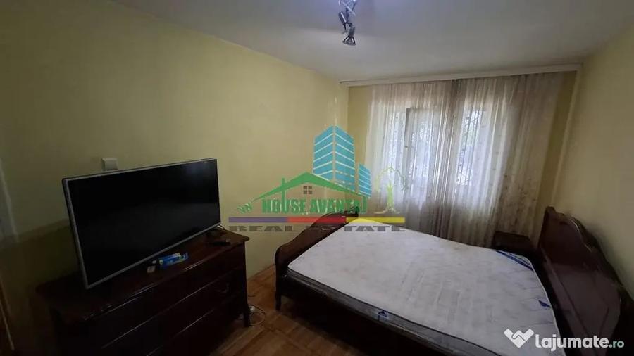 Apartament cu 4 camere decomandat în Central
