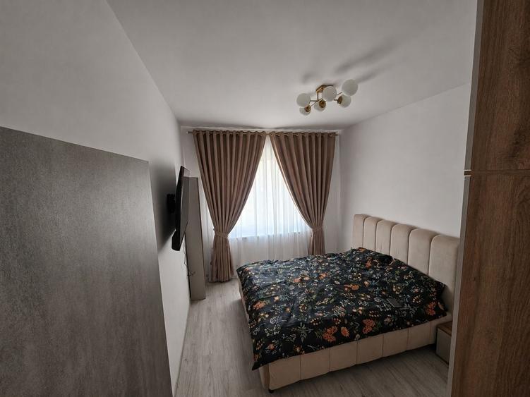 Apartament cu 2 camere decomandat în Roșu