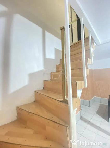 Apartament cu 3 camere semidecomandat în Regina Elisabeta