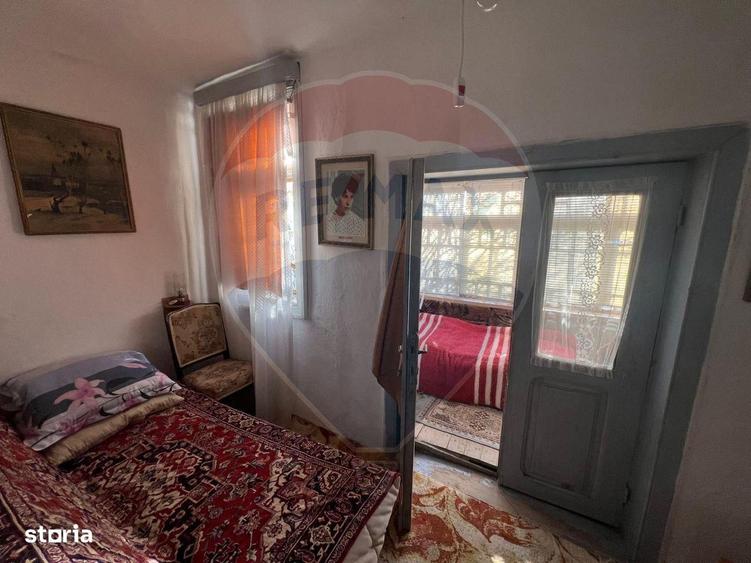 Casă cu 4 camere cu Teren 1000 Mp în Ciorăști