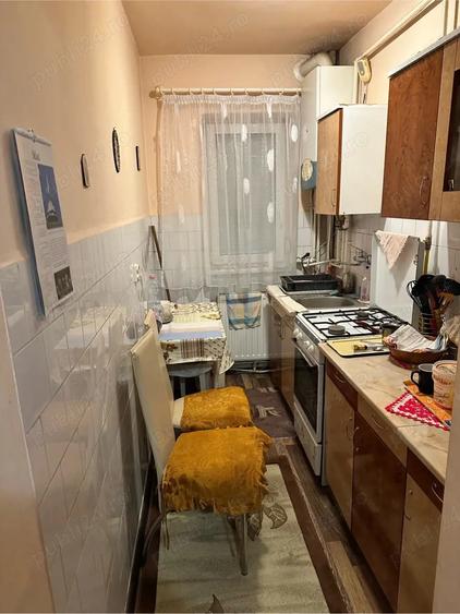 Apartament cu 2 camere decomandat în Botizului