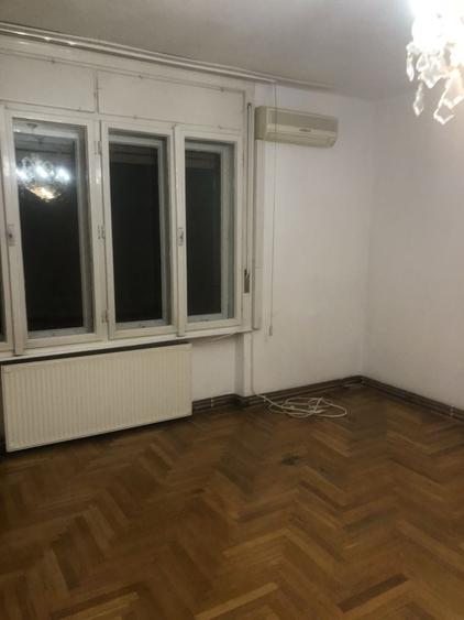 Apartament cu 3 camere decomandat în Exterior Vest