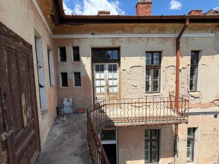 Proprietate specială, de 1,230 mp, în Central