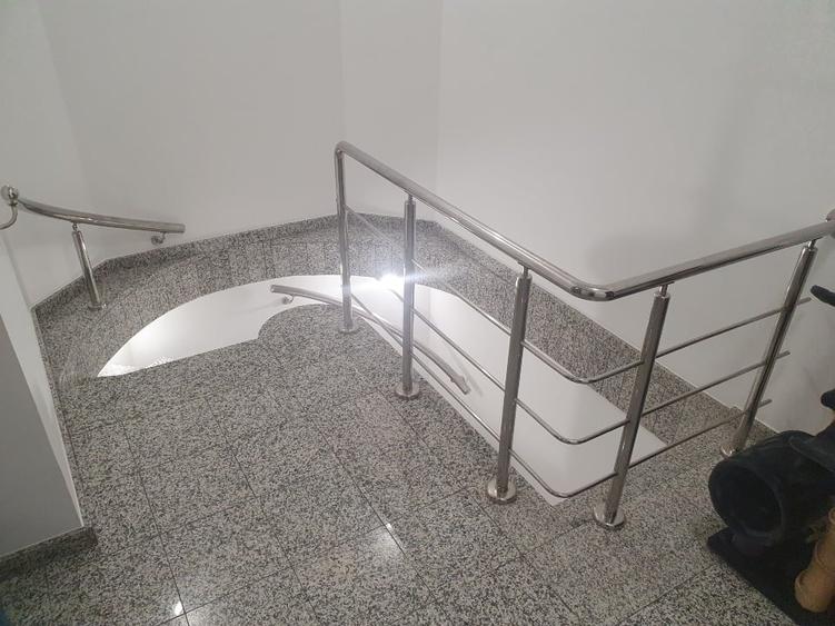 Apartament cu 4 camere decomandat, mobilat în Primăverii