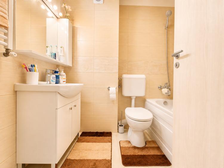 Apartament cu 2 camere decomandat în Berceni