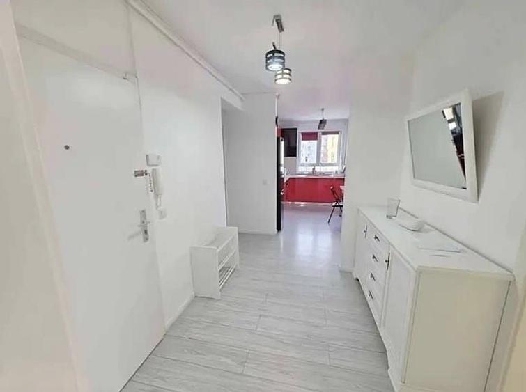 Apartament cu 3 camere decomandat, mobilat în Avantgarden