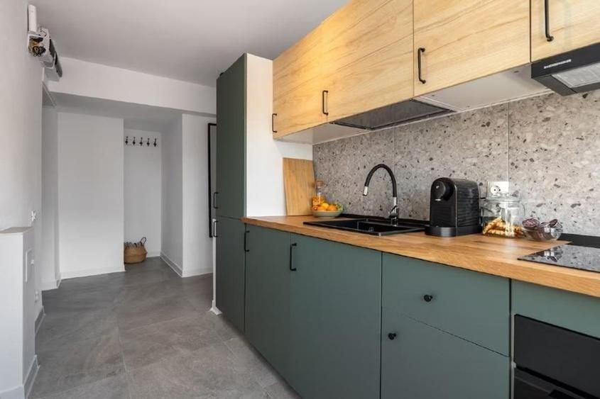 Apartament cu 2 camere semidecomandat, mobilat în Universitate