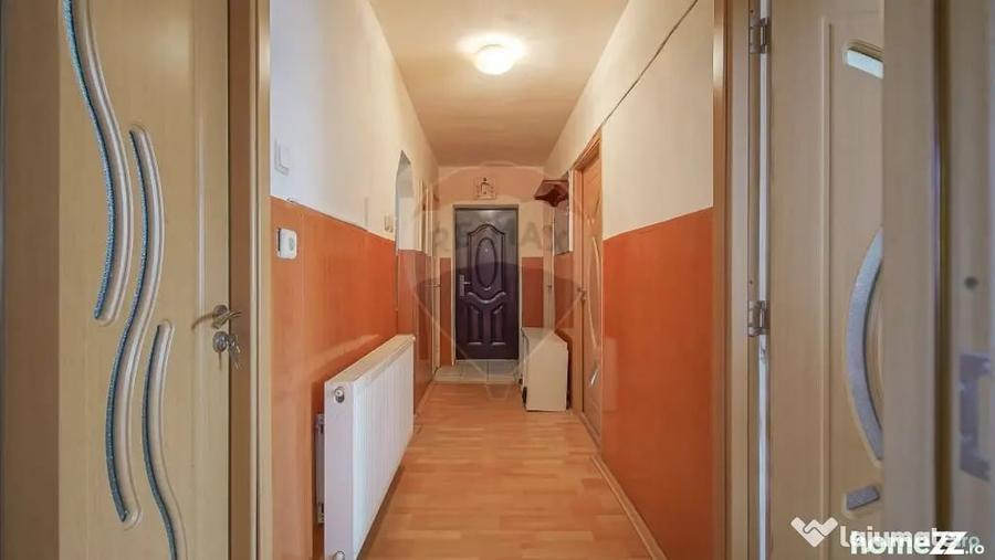 Apartament cu 4 camere semidecomandat în Stupini