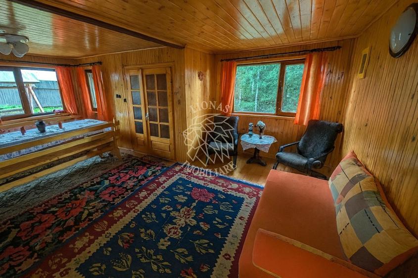 Casă individuală cu 4 camere cu Canalizare în Piatra Fântânele