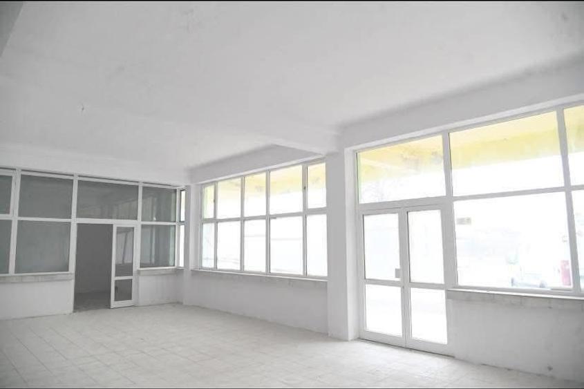 Spațiu comercial, de 200 mp, în Orăștie