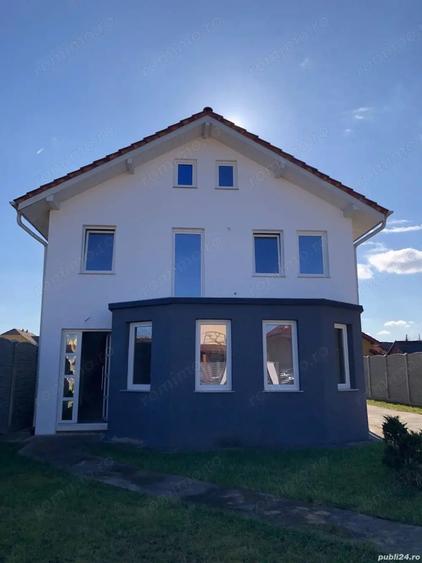 BRASADAS vinde casa in zona Micro 17 teren 9.5 ari 240mp. - 10