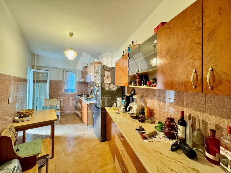 Apartament cu 4 camere decomandat, mobilat în Știrbei Vodă