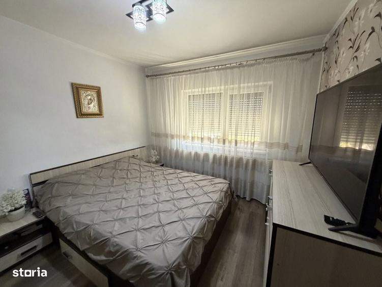 Apartament cu 3 camere decomandat în Buzaului