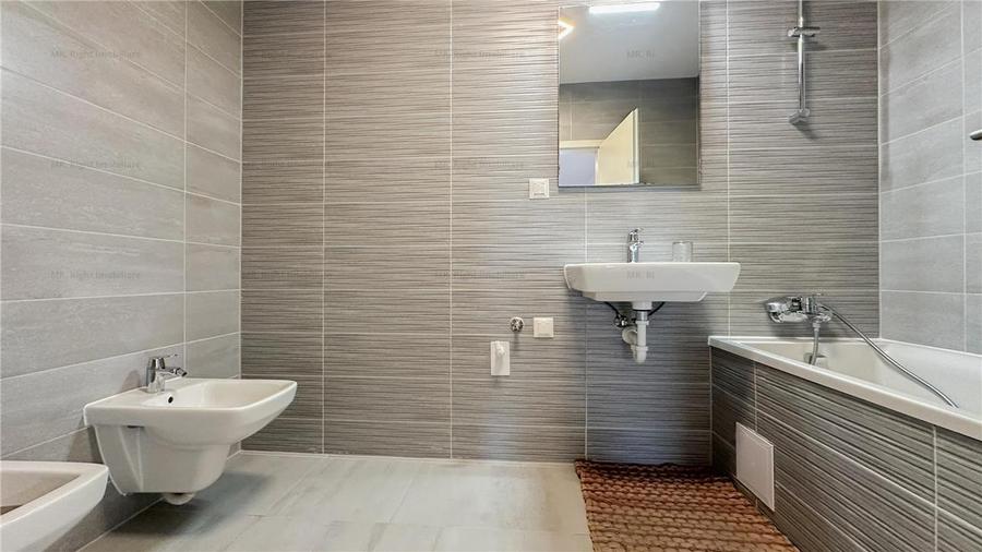Apartament cu 3 camere decomandat în Avantgarden