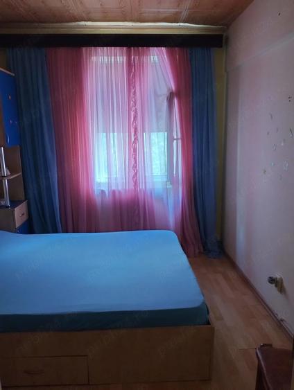 Garsonieră decomandată în Zahana