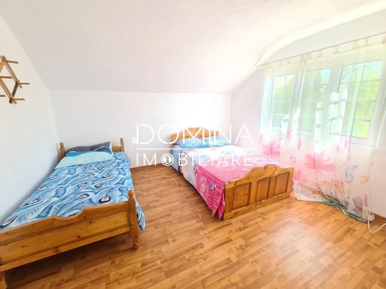 Casă individuală cu 5 camere cu Canalizare în Arcani