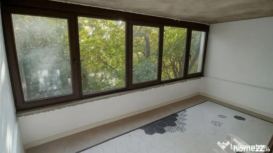 Apartament cu 4 camere nedecomandat în Unirii