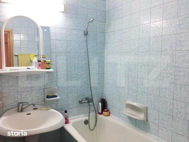 Apartament cu 3 camere decomandat în Independenței